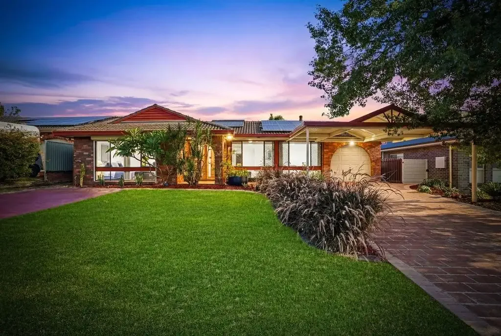 5 Hakea Court, St Clair, NSW 2759
