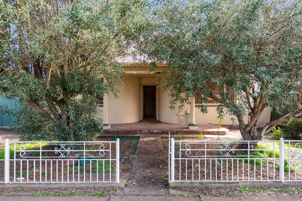 Ottoway 3房  Solid Character-Filled Home with Room to Grow
