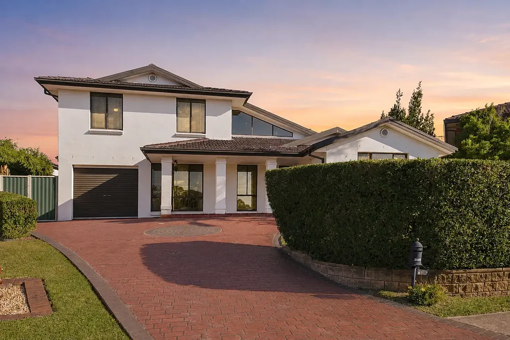 Edensor Park 4બેડરૂમ Spacious and Private Living on 606.3m2!