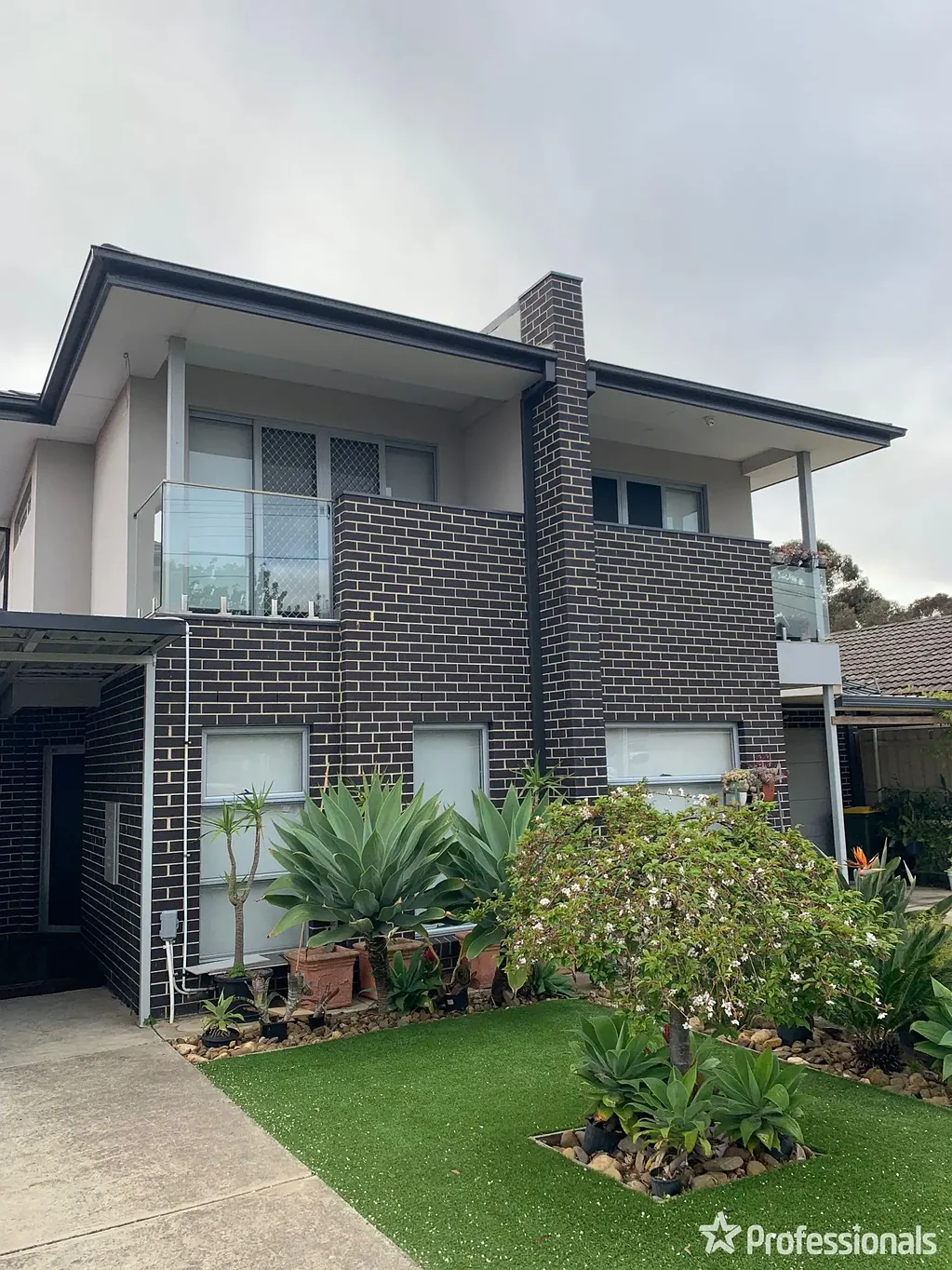 Spacious 4-Bedroom Family Home in Prime Kings Park Location