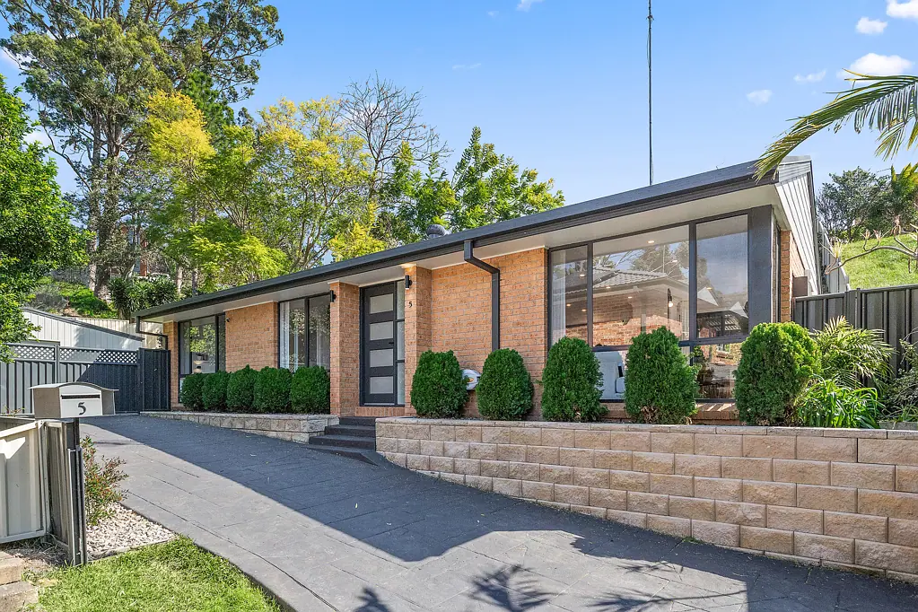 5 Paltarra Place, Cordeaux Heights, NSW 2526