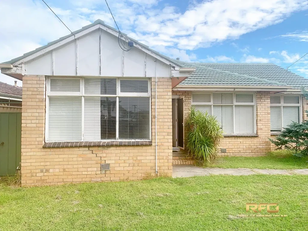 Cosy Home In Keilor East