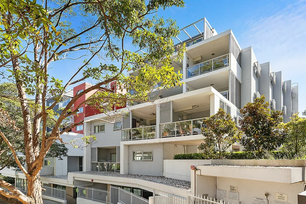 Lane Cove 2 Bedroom Modern 2 Bedroom Apartment in Premier Location