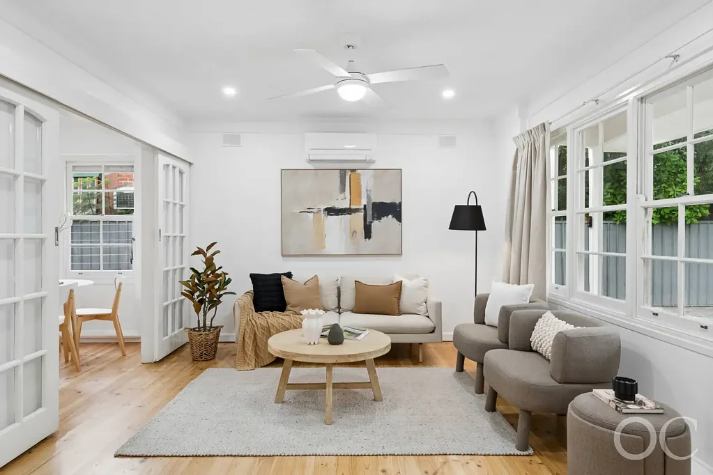 Black Forest 2chambre Open the Door to Street Frontage & Exciting Potential