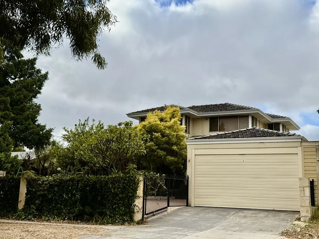 A Charming Home in a Highly Sought-After School Catchment