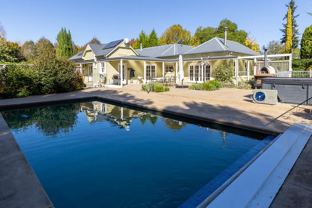 Tapawera Self contained property with stunning home