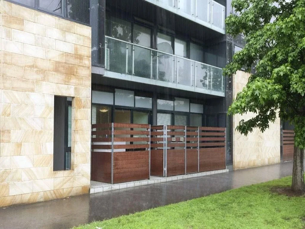 UNFURNISHED - This modern 1 bedroom apartment located on the ground floor with outdoor terrace in Victoria Tower is sure to impress!