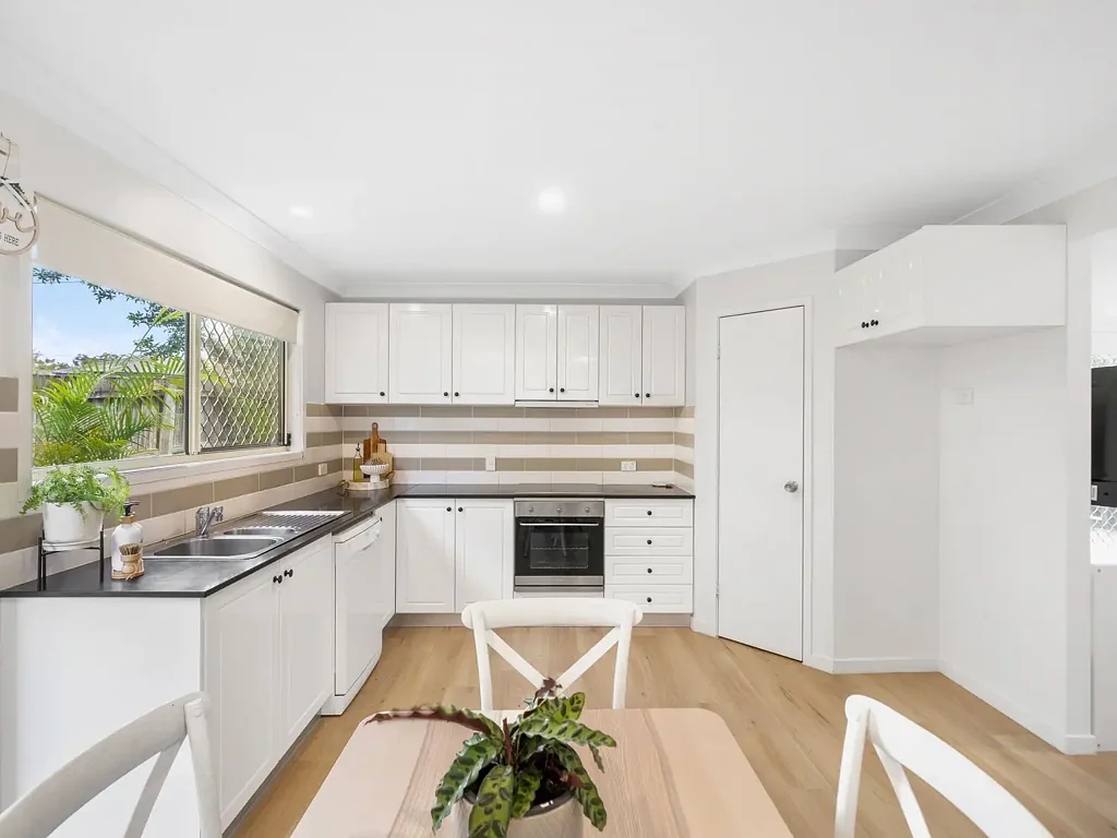 4/36 Silvyn Street, Redcliffe, QLD 4020
