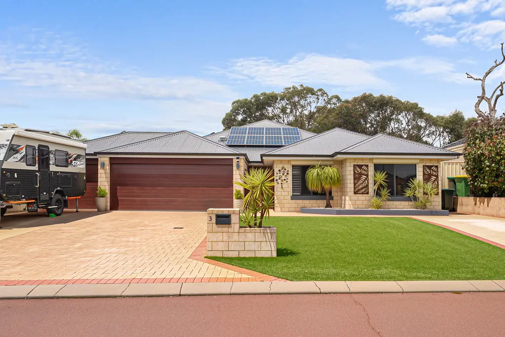 Baldivis 4chambre GENEROUSLY PROPORTIONED & IMMACULATELY PRESENTED