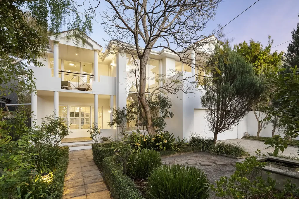 Brighton 5Habitaciones Double-Brick Family Home in a Prestigious Blue-Chip Brighton Address