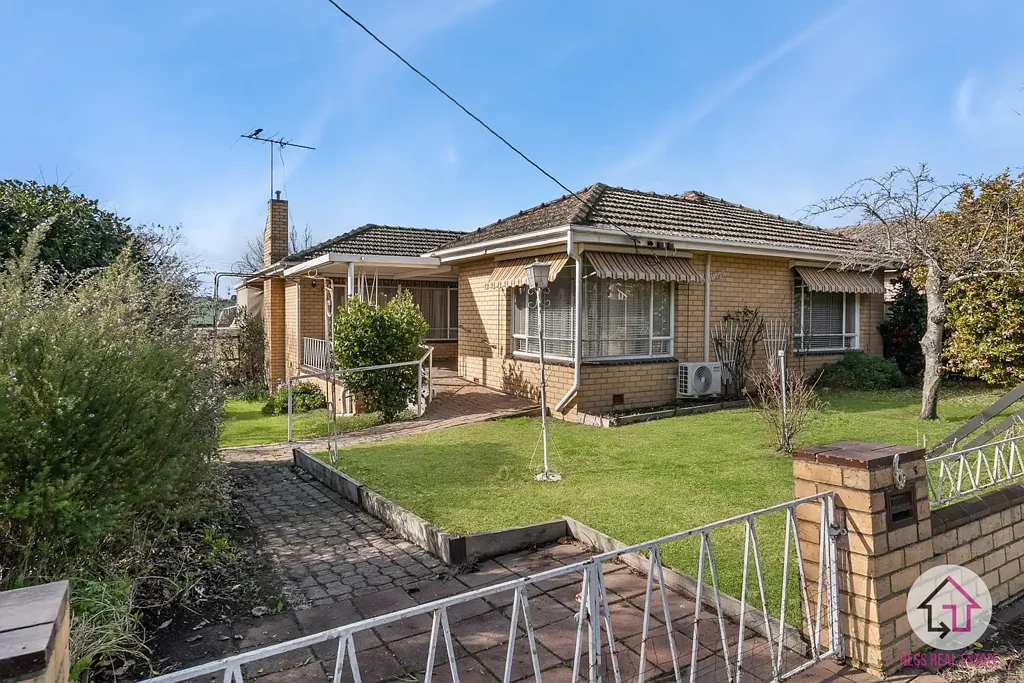 Kilmore 3 Bedroom FAMILY HOME - CENTRAL LOCATION - IN A QUIET CULE-DE-SAC