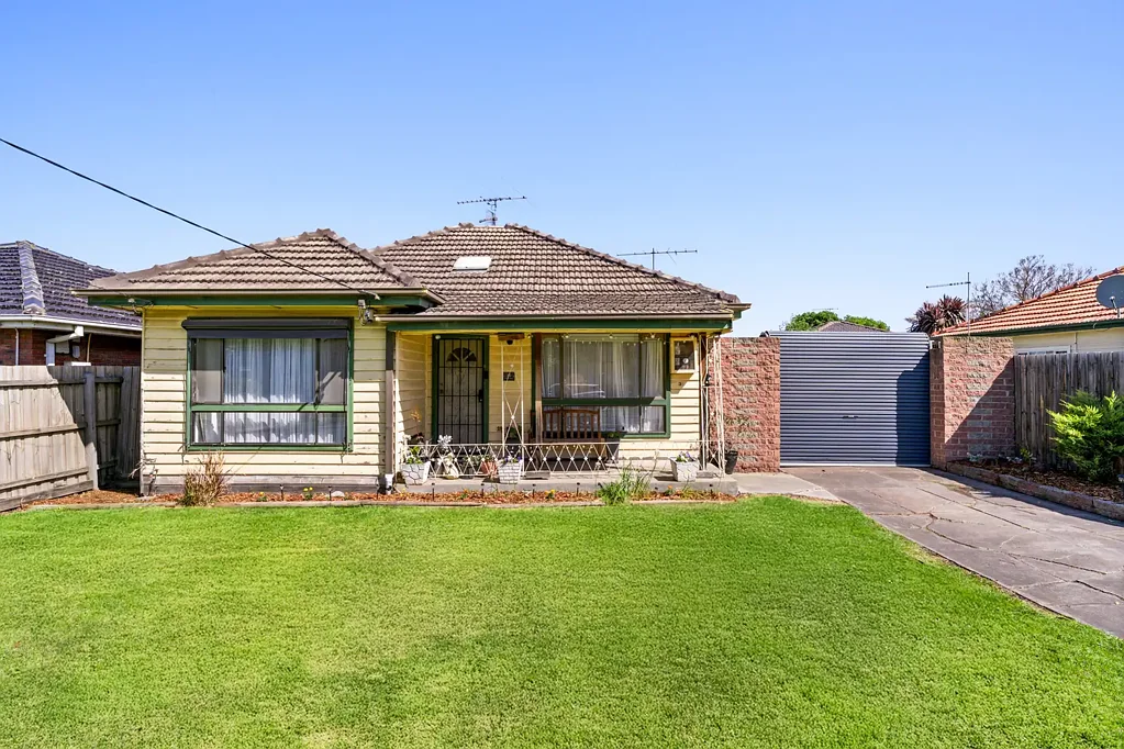 35 Stenhouse Avenue, Brooklyn, VIC 3012