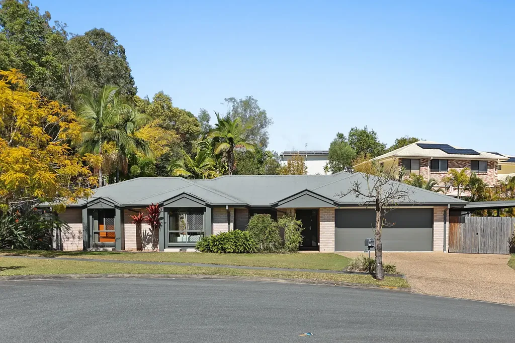 Pacific Pines 4房  IMPRESSIVE FAMILY ENTERTAINER IN A PEACEFUL CUL-DE-SAC