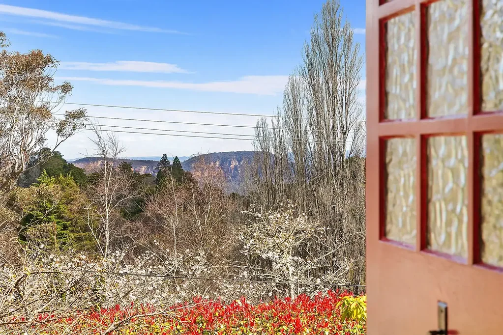 10 Lachlan Avenue, Leura, NSW 2780