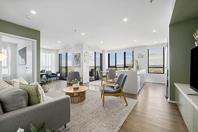 Gungahlin 2침실 Penthouse-style living with panoramic mountain and water views.