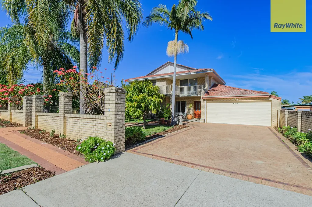 Bellevue 4 Bedroom FIRST TIME ON THE MARKET