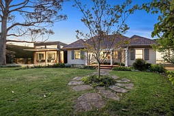 2 Rendlesham Avenue, Mount Eliza