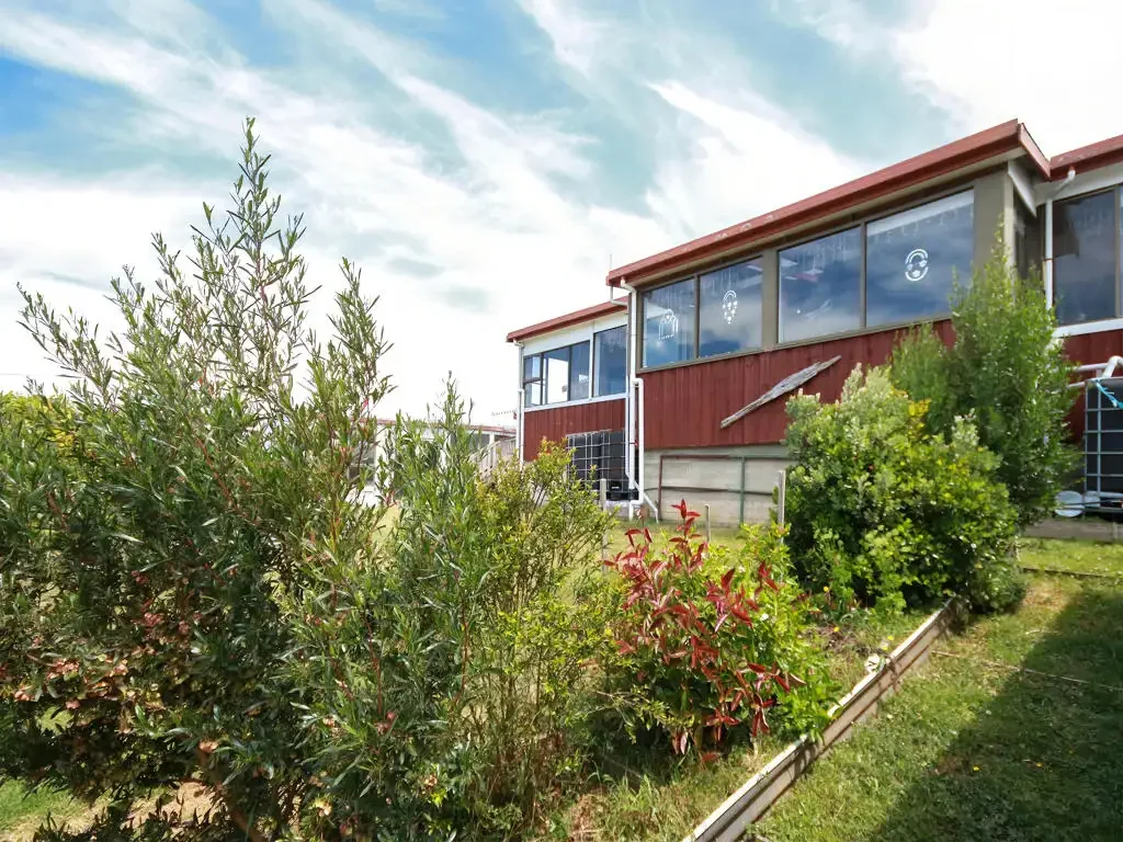 Scotchtown 3ห้องนอน Family Home on Just Under 2 Acres - Ready to Grow and Enjoy Homegrown Food and be Surrounded by Mother Nature Just 5km from Smithton Town Centre.