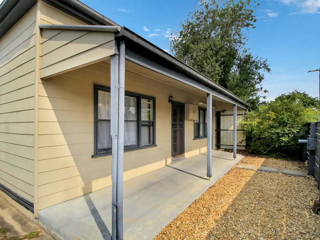 Bairnsdale 3 Bedroom COTTAGE ON LOW MAINTENANCE BLOCK