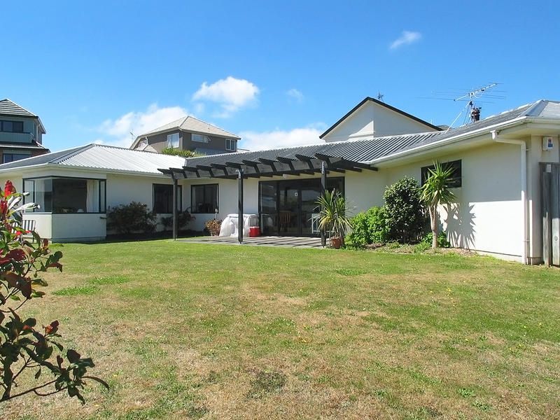 4 Padstow Place, Camborne, Porirua, 4 chambres, 2 salles de bain