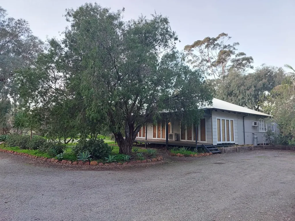 Big house , Big land, Few Sheds, Walking distance to town