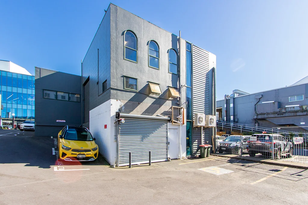 Newmarket Prime Newmarket Retail/Storage