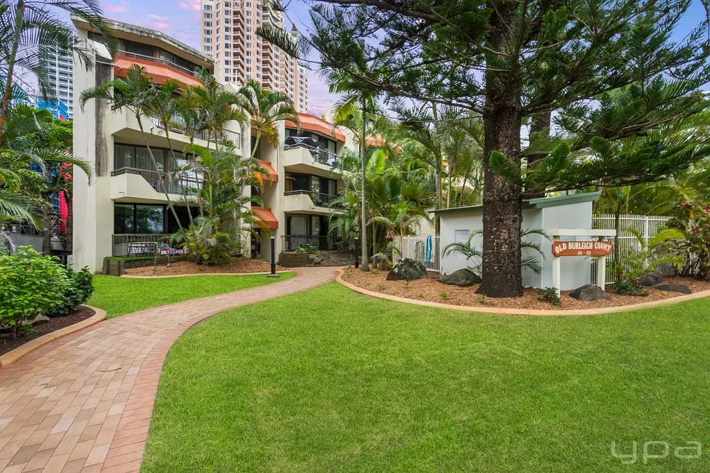 Broadbeach 2ਬੈੱਡਰੂਮ Highly sought after 'Old Burleigh Court' beachside apartment