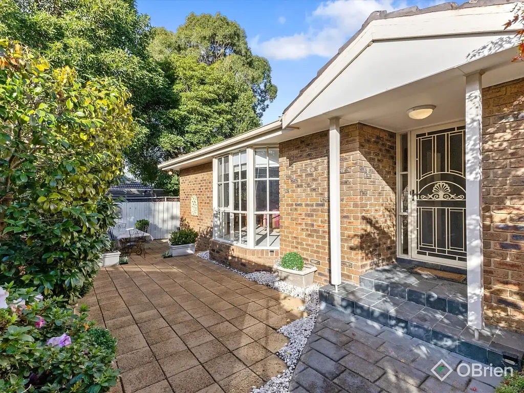 Glen Waverley 3房  A Blissful Setting in a Pocket of Paradise
