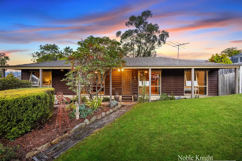 34 Russell Road, Seville, VIC 3139