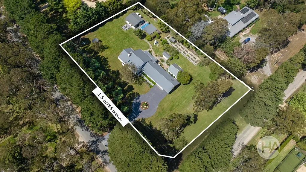 Tyabb 4 Bedroom Architectural Masterpiece on 1.5 Acres