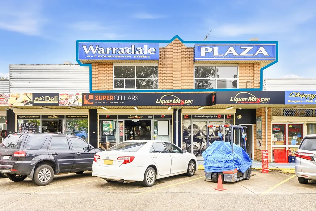 Warragamba 2房 明亮自然光线 高处宁静港湾 私人阳台休闲 Warragamba中心便利 步行生活配套 Sun-Drenched Village Living with a Private Outlook