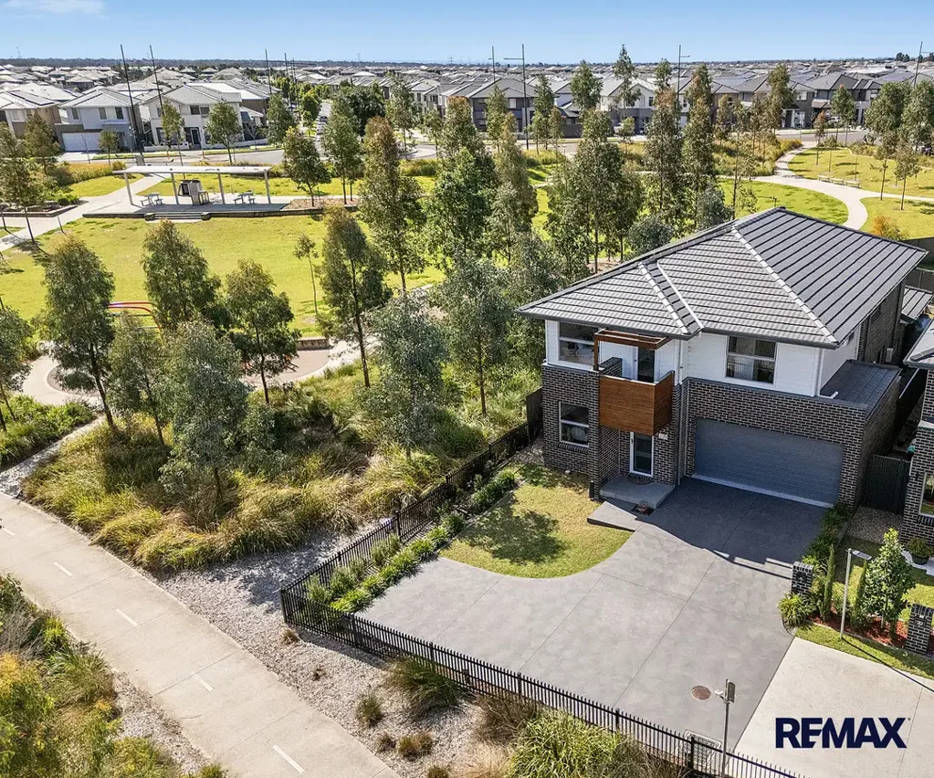 Marsden Park 5ਬੈੱਡਰੂਮ Stunning Park-Front Double-Storey Home on a 465sqm Block in Elara