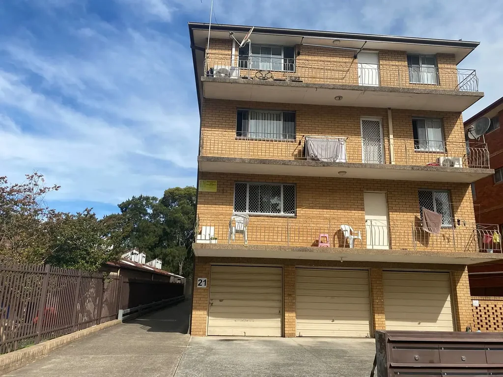 Immaculate & Central 2-Bedroom Unit