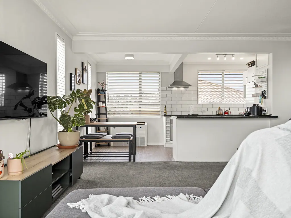 Saint Kilda 2Zimmer Elevated, Renovated & Ready to Enjoy