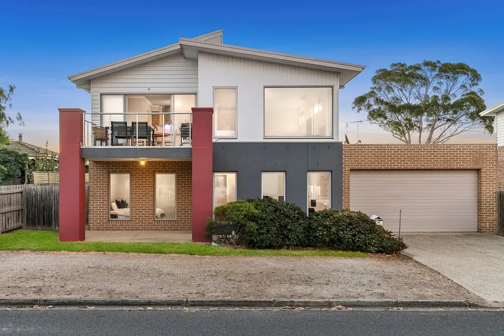 Clifton Springs 4ਬੈੱਡਰੂਮ Modern Townhouse with Idyllic Bay Views