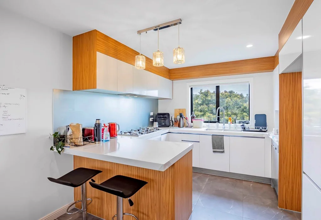 Luxurious and Spacious 6-Bedroom Home in Onehunga