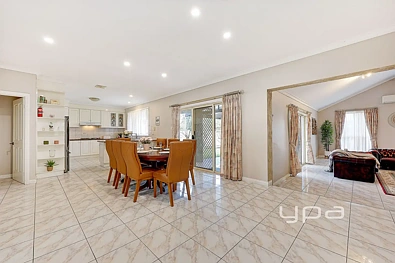 38 Aberdeen Avenue, Greenvale, VIC 3059, 5 slaapkamers, 3 badkamers, House