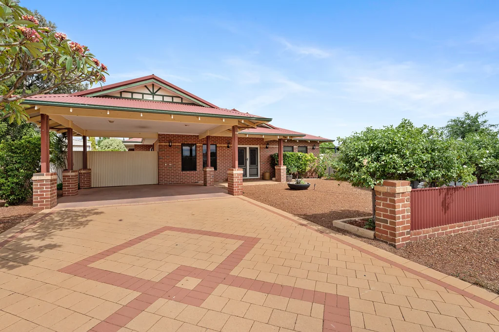 5 Smythe Drive, Broadwood, WA 6430