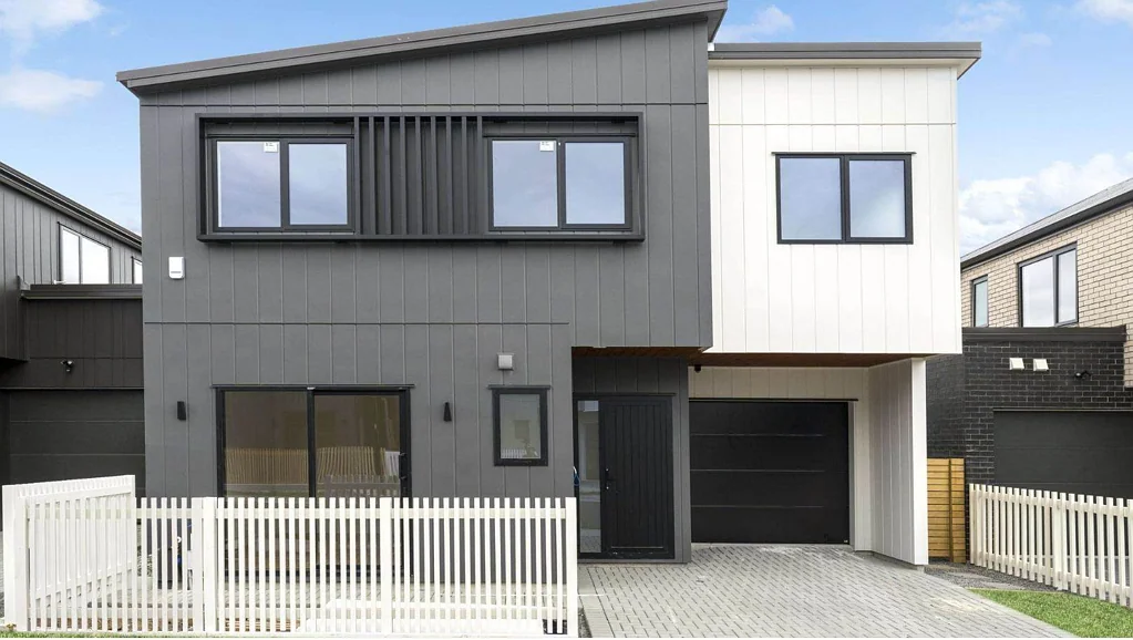 Karaka 4 Slaapkamer Discover Your Dream Home in Karaka's April Park!