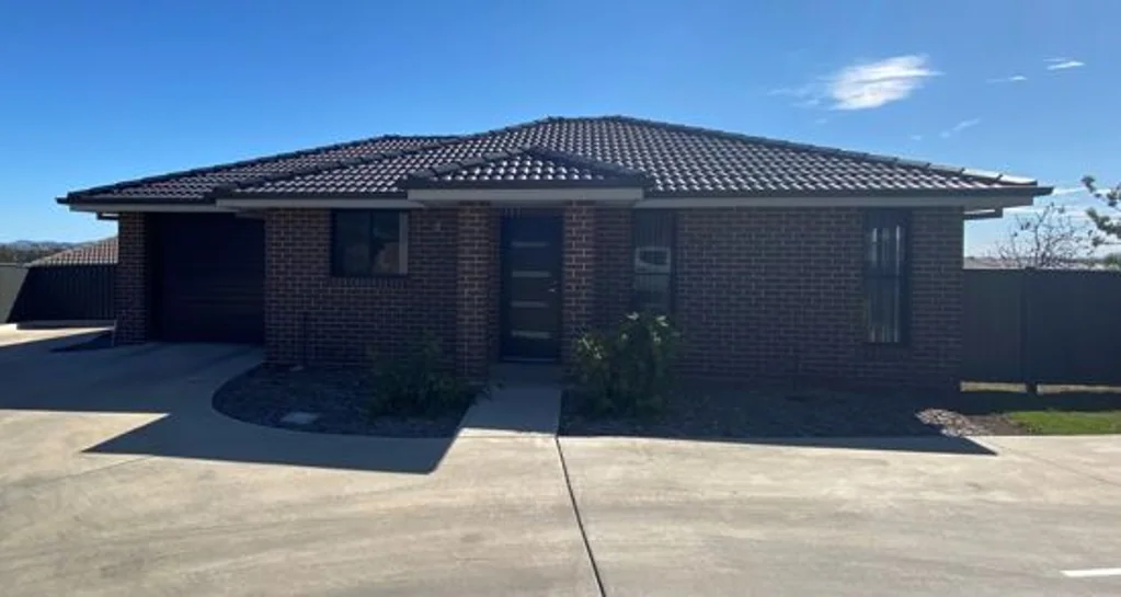 OXLEY VALE - Modern Stylish Two Bedroom Unit
