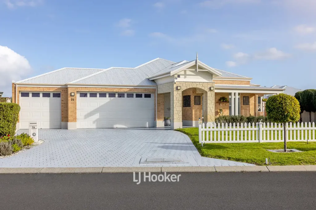 Australind 5침실 Welcome to one of Treendale�s most impressive family homes.