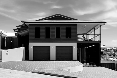 Bushland Beach 6房  A Commanding Family Home Framed by Endless Coastal Vistas