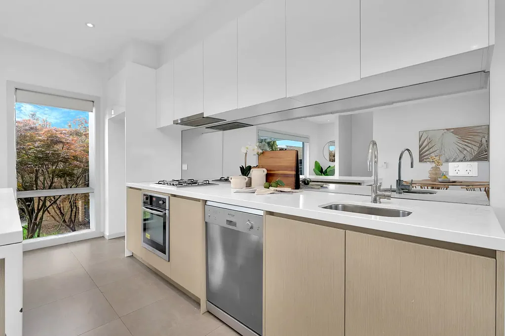 Mernda 3Kwarto Hot Mernda Opportunity - Premium Townhouse with No Body Corp Fees!