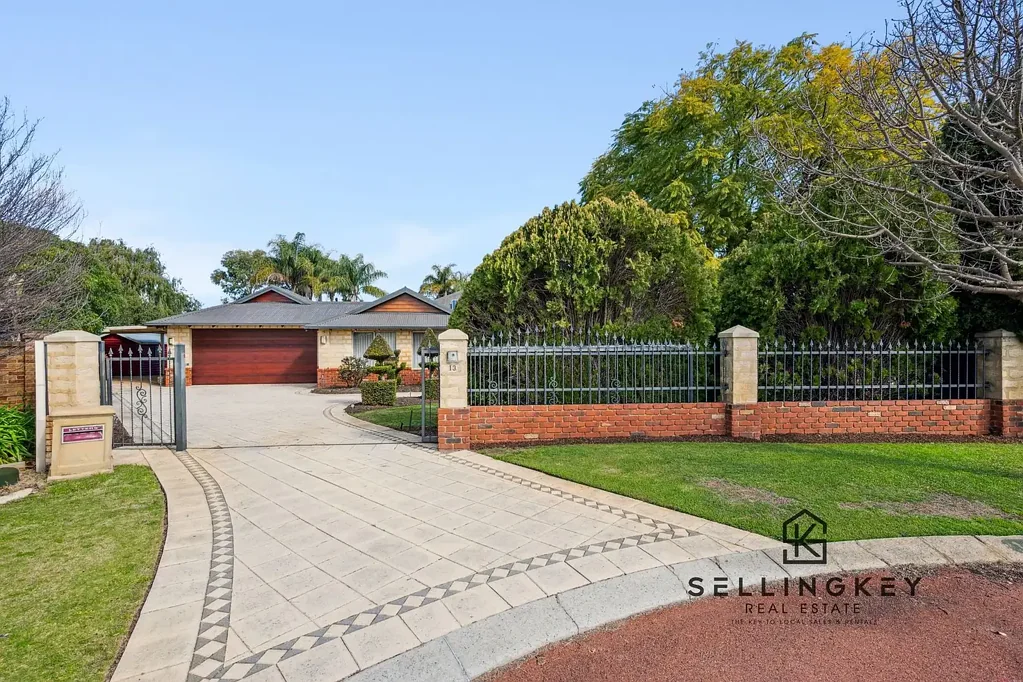 Canning Vale 5ਬੈੱਡਰੂਮ SellingKey Presents 13 Chesham Mews!