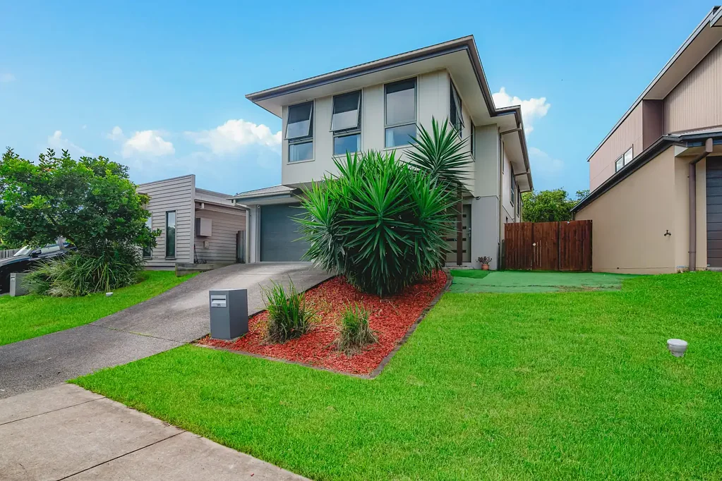 Ormeau 4બેડરૂમ Spacious Family Retreat with Pool, Solar & Side Access