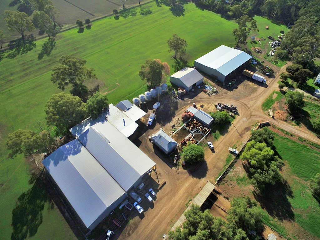 Benjeroop GRANNY REILLY STOCK-FEED PLUS HOUSE AND LAND ON THE MURRAY RIVER