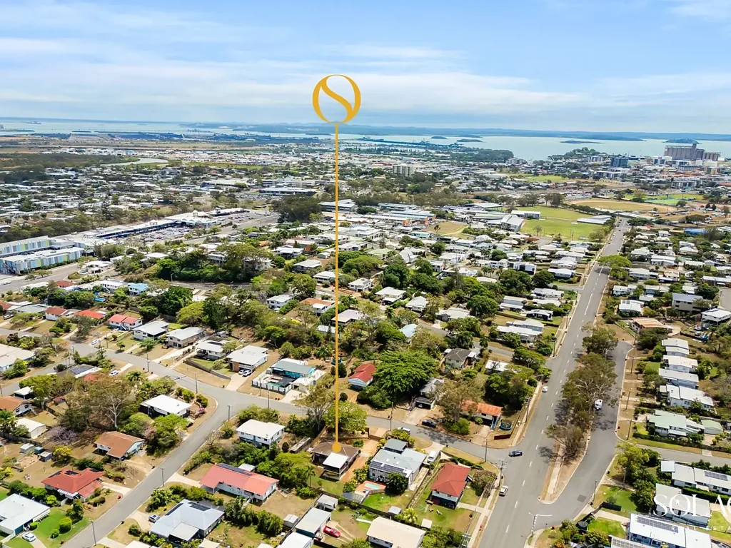 West Gladstone 2房  Charm, Character & a Deck You’ll Fall in Love With