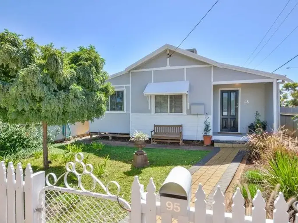 Charming Cottage with Modern Comforts