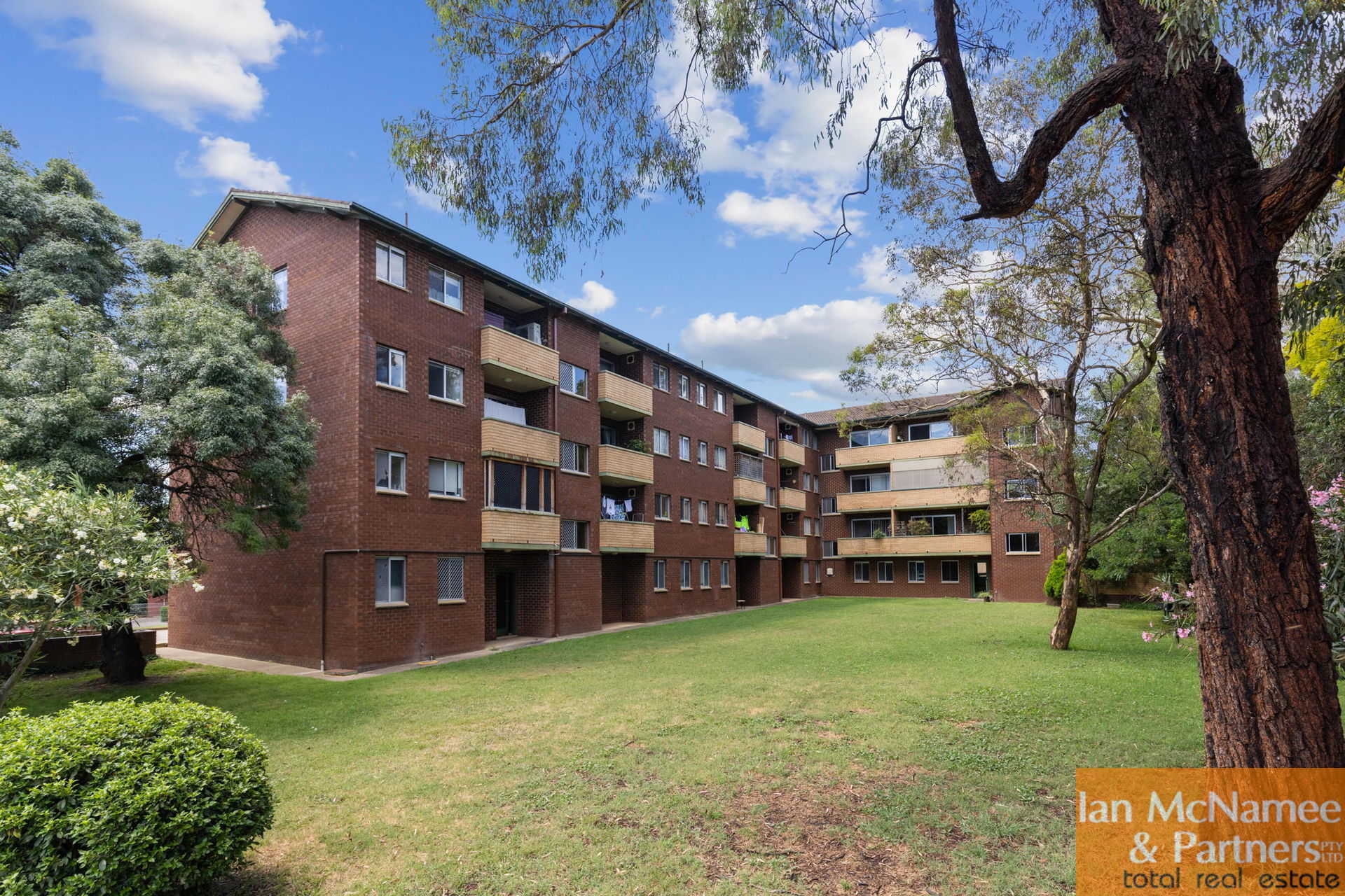 UNIT 12 30 TRINCULO PL, QUEANBEYAN EAST NSW 2620, 0 غرف, 0 حمامات, Unit