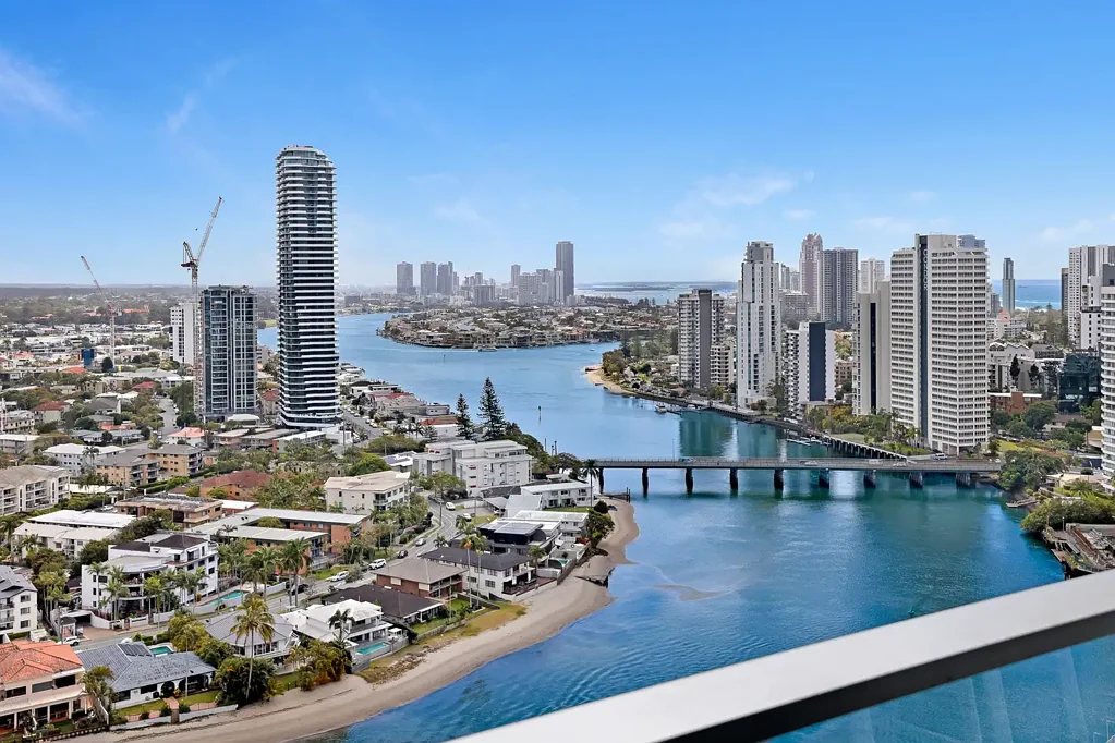 Surfers Paradise 2Kwarto YOUR SEARCH IS OVER – STYLISH AVALON APARTMENT WITH SPECTACULAR VIEWS 

VERY LOW BODY CORPORATE – RESIDENTIAL BUILDING